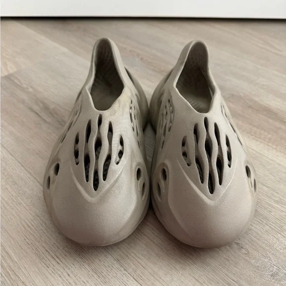 Yeezy Foam Slip-On Clogs — Cream Yeezy Foam RNNR Cream Clay Slip On Shoes Men Size EUR 43 | eBay main image 2